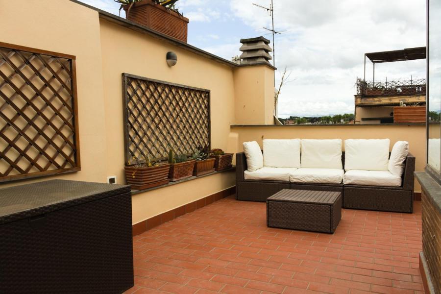 Apartment Stylish Penthouse With Terrace In Trastevere